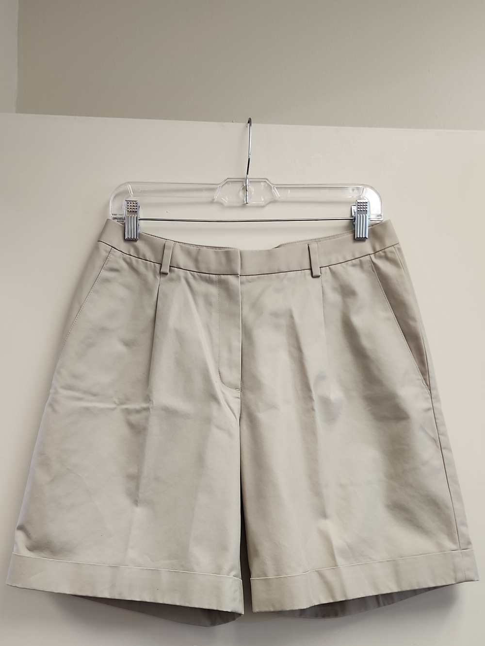 Brooks Brothers Beige Pleated Bermuda Shorts Size 8